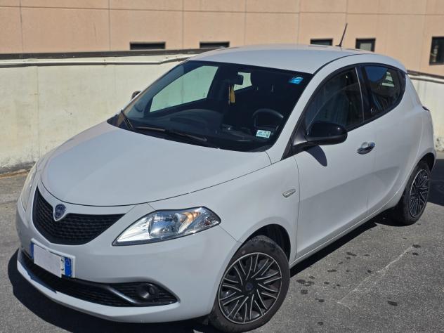Lancia Ypsilon 1.0 FireFly 5 porte S&S Hybrid Ecochic Gold - Foto 2