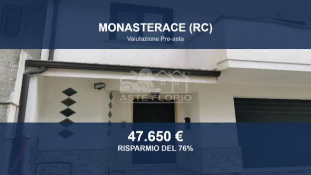 Immobile in asta di 204 m², box auto in vendita a Monasterace