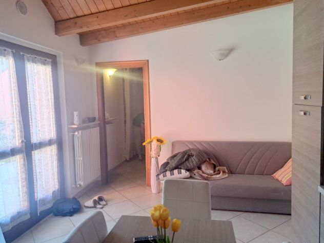 MORTARA CENTRO BILOCALE ARREDATO DI QUALITA' CON AMPIO TERRAZZO - Foto 2
