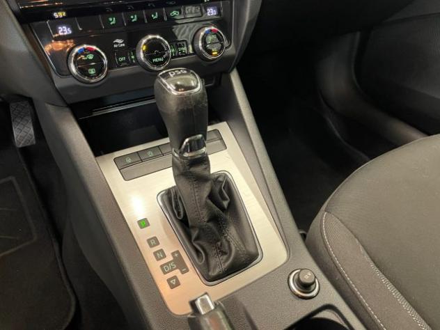 SKODA Octavia 1.6 TDI DSG Wagon Executive 115CV rif. 23918345 - Foto 8