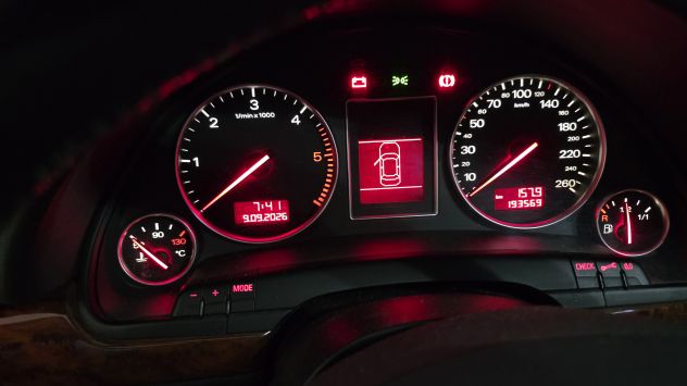 AUDI A4 1.9 TDI 130Cv 96Kw - Foto 8