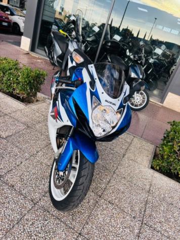 SUZUKI GSX R 600 TUTTO INCLUSO ANCHE PASSAGGIO! DEPOTENZIATA rif. 24114028