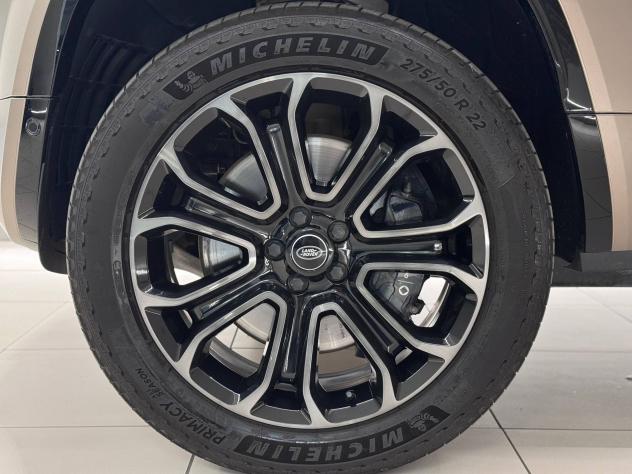 Land Rover Defender (2019) LAND ROVER 110 4.4 V8 635 CV AWD Auto OCTA - Foto 9