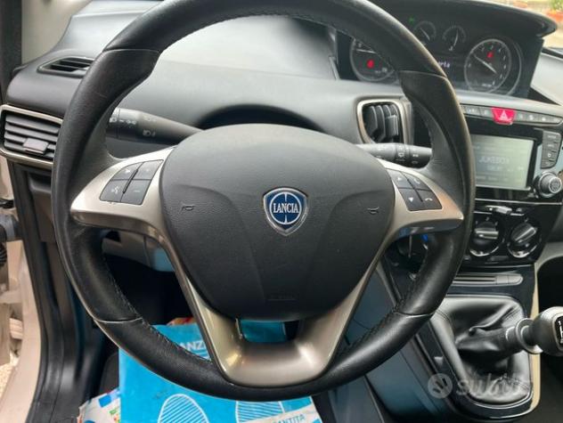 Lancia Ypsilon 1.2 69 CV 5 porte S&S Platinum CV 6 - Foto 8