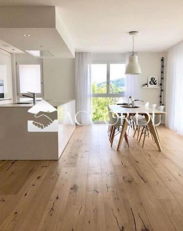 CASA INDIPENDENTE di 4 vani e di 350 mq (MASER) rif. BL114