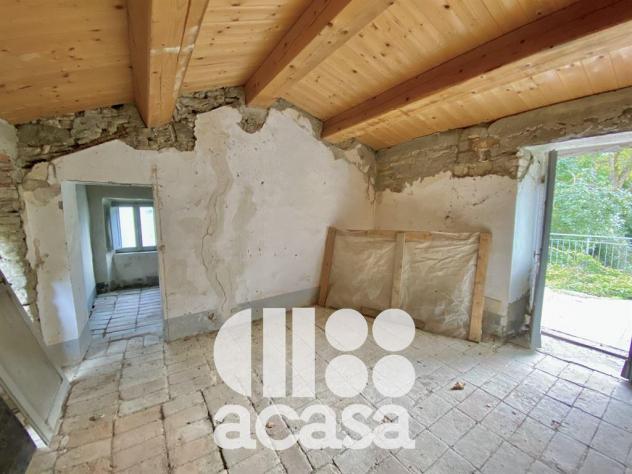 CASALE SEMI RISTRUTTURATO CON TERRENI - Foto 19