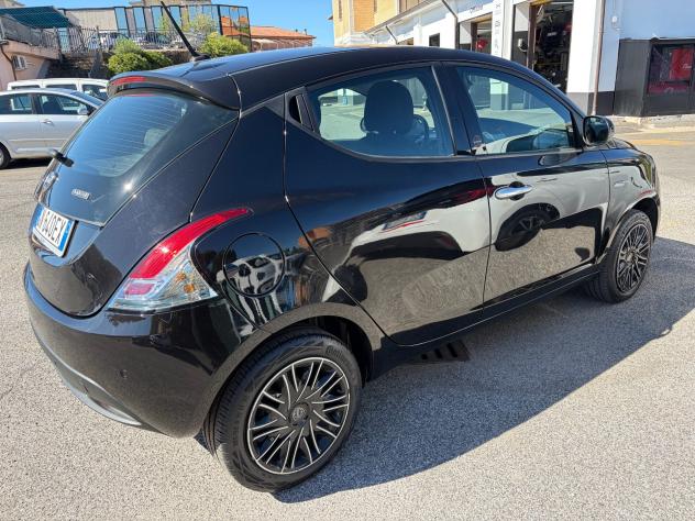 Lancia Ypsilon 1.0 FireFly 5 porte S&S Hybrid Gold - Foto 3