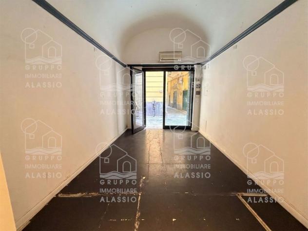 ALBENGA – LOCALE COMMERCIALE IN AFFITTO NEL CUORE DEL CENTRO STORICO - Foto 3
