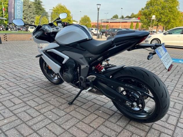 Triumph Daytona 660 Triumph Daytona 660 - Foto 4