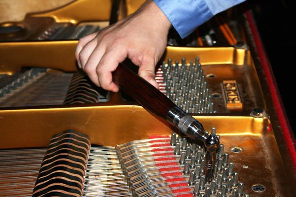 Accordatore di pianoforti a Milano e provincia