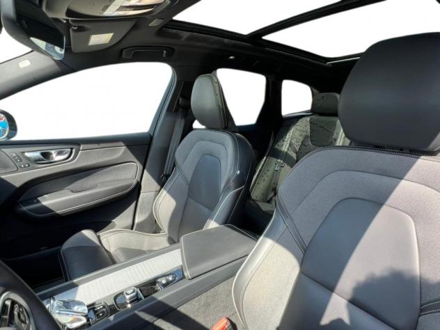 Volvo XC60 Recharge T6 253+145 CV Plug-in hybrid AWD Automatico Ultra Black Edition - Foto 6