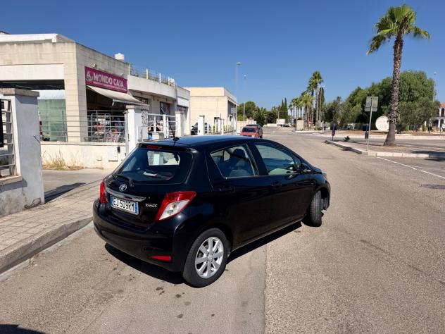 Toyota Yaris 1.0 5 porte Lounge - Foto 3