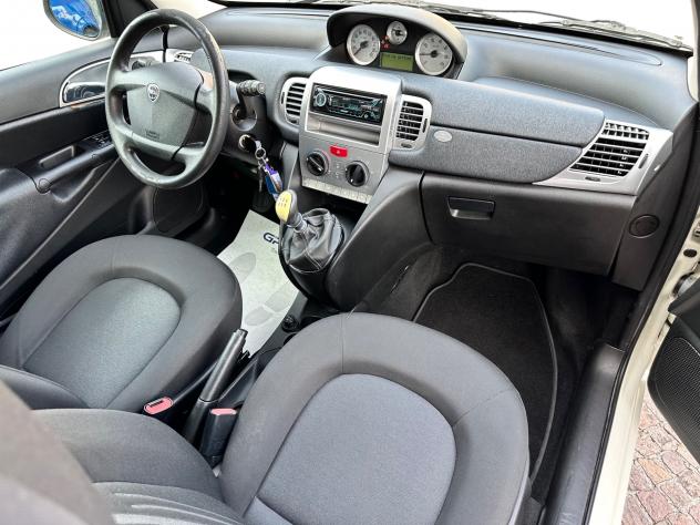 Lancia Ypsilon 1.2Bz 69CV Diva - Uniproprietario - Foto 9