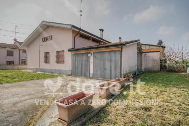 Casa indipendente di 265 m² con più di 5 locali e box auto doppio in vendita a Argenta - Foto 2
