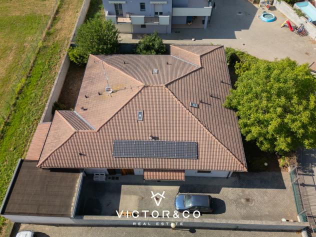 Bifamiliare in vendita a Casalino