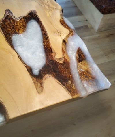 Tavolo in legno e resina - Foto 8
