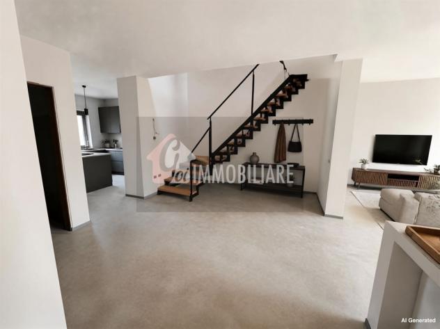 Elegante Quadrilocale Su Due Livelli con Travi a Vista e Posto Auto - Foto 2