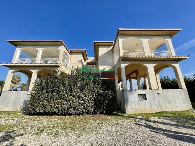 Villa esclusiva a Donnalucata con giardino