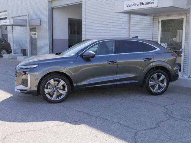 AUDI Q3 Sportback NEW 2.0 Tdi 150cv S-tr. S-line edition rif. 24000235 - Foto 2