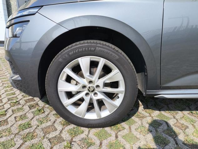 Škoda Kamiq 1.0 TSI 110cv DSG Style - Foto 8