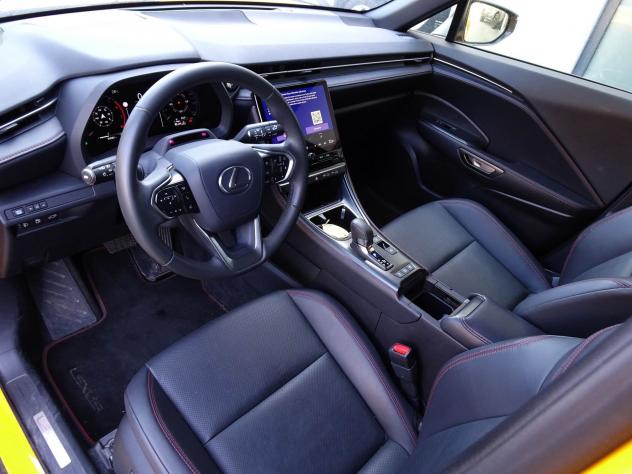 Lexus LBX Hybrid Emotion - Foto 6
