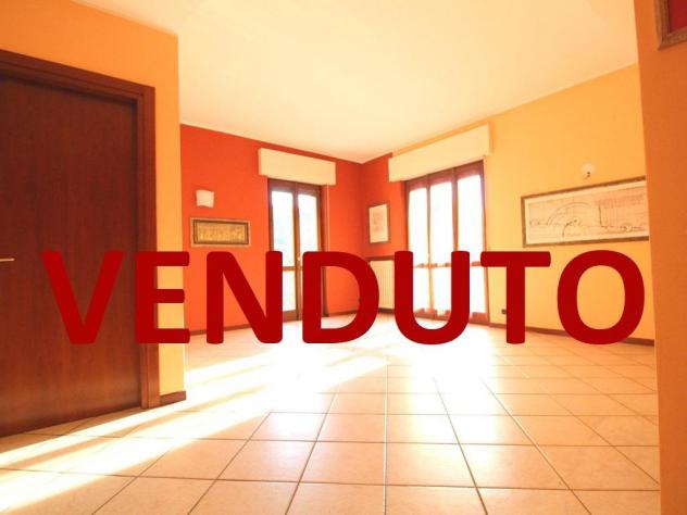 Appartamento di 3 locali con servizi e balcone a Viganò