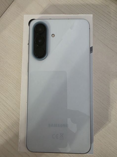 SAMSUNG GALAXY A57 - 12/512 - Icy Blue. - Foto 2