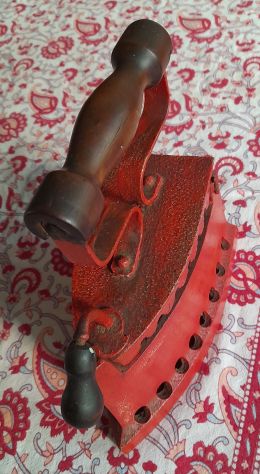 Ferro da stiro in ghisa rosso vintage - Foto 4