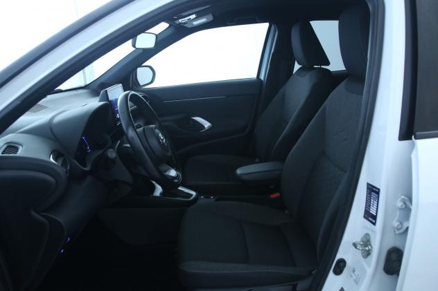 Toyota Yaris Cross 1.5H 116 CV E-CVT Trend Cerchi in lega da 17"/Vetri posteriori oscurati/Telecamera posteriore di assistenza al parcheggio - Foto 7