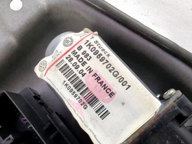 1K0959702G MOTORINO MECCANISMO ALZA-VETRO ALZA-CRISTALLO PORTA ANTERIORE DESTRA VOLKSWAGEN GOLF 5 2.0 D 103KW 6M 5P (2004) RICAMBIO USATO 1K4837462B - Foto 6