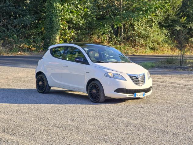 Lancia Ypsilon 1.2 69 CV 5 porte S&S Silver E5B Manuale NEO 2013