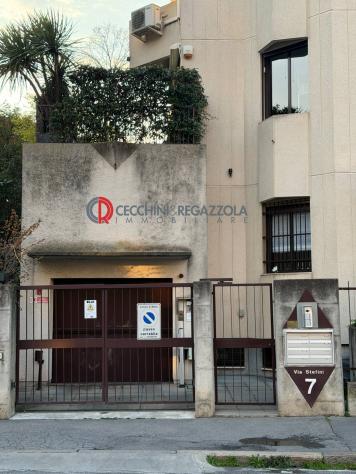 Posto auto coperto in vendita a Milano