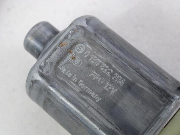 8W0837462 MOTORINO MECCANISMO ALZA-VETRO ALZA-CRISTALLO PORTA ANTERIORE DESTRA AUDI A4 SW 2.0 D 110KW 6M 5P (2016) RICAMBIO USATO 8W0959802 0130822704 - Foto 7