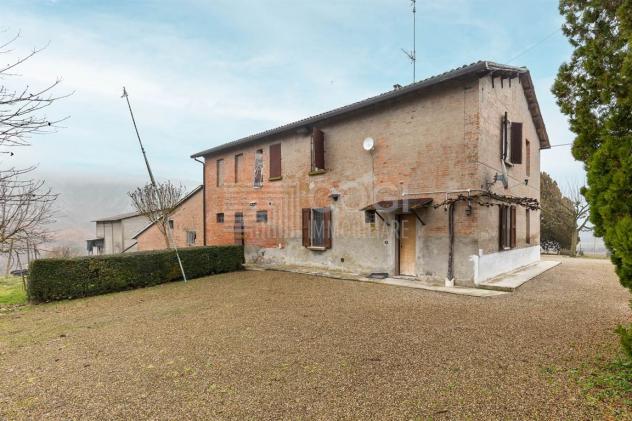 PODERE CON TERRENO AGRICOLO, LAGHETTO E DUE ABITAZIONI INDIPENDENTI - Foto 2