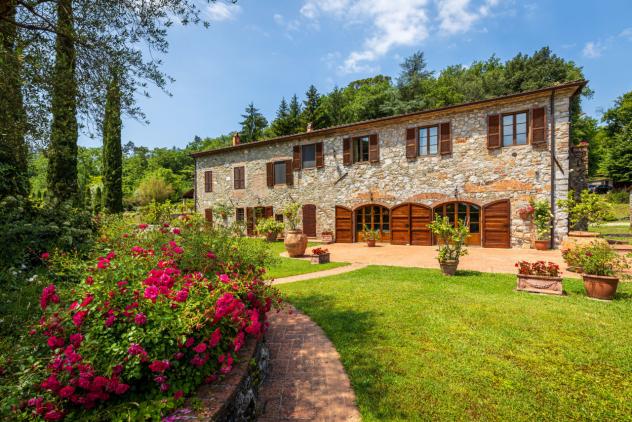 Casale in vendita a Lucca