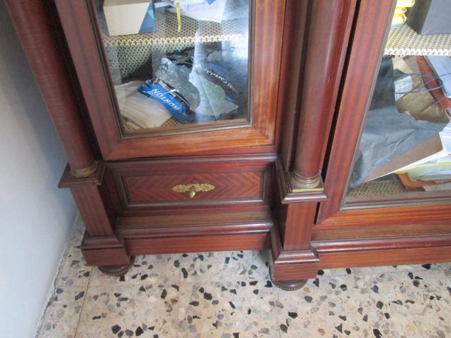 PRIVATO VENDE ARMADIO BIBLIOTECA STILE IMPERO IN MOGANO CON 3 ANTE A VETRINA - Foto 7