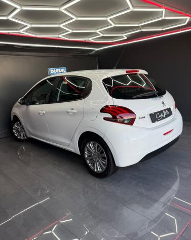 Peugeot 208 1.6 BlueHDi 75 cv Allure 2017 - Foto 5