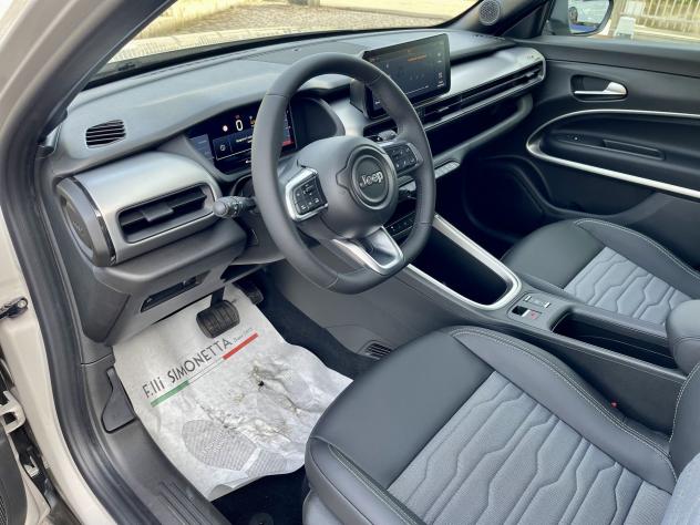 Jeep Avenger 1.2 turbo e-hybrid mhev Upland 4xe 145cv edct6 - KM0 - Foto 9