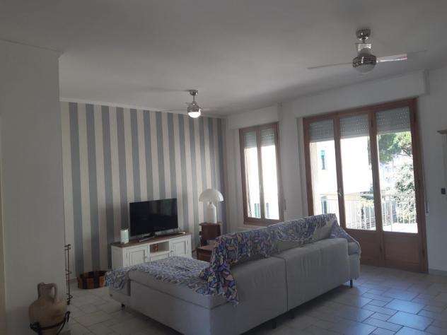 Appartamento in vendita a Marina di Massa - Massa 120 mq Rif: 1076139
