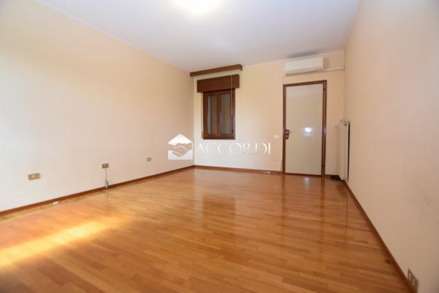 VILLA A SCHIERA di 7 vani e di 250 mq (VOLPAGO DEL MONTELLO) rif. RS677 - Foto 7