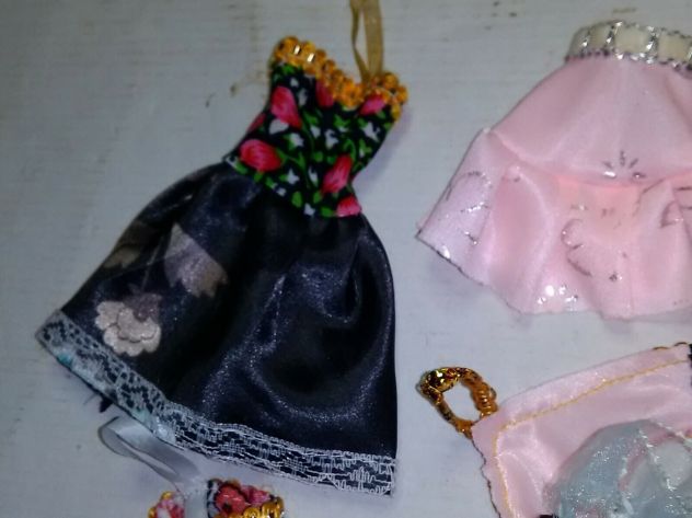 lotto di abitini per bambole barbie - Foto 4