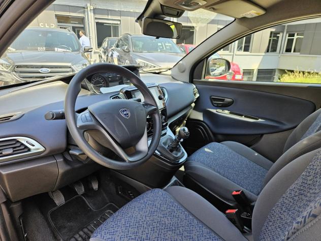 Lancia Ypsilon 1.0 FireFly 70cv Hybrid - Foto 7