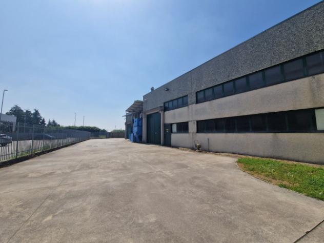 Immobile di 2200 m² con più di 5 locali in affitto a Parabiago - Foto 2