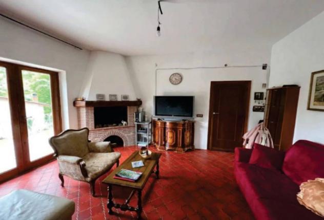 Immobile in asta di 138 m² con più di 5 locali e box auto in vendita a Scandriglia - Foto 2