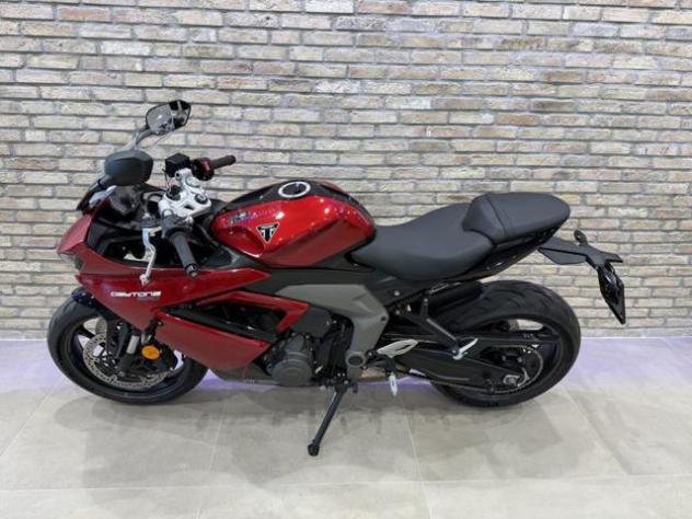 TRIUMPH Daytona 660 . rif. 22299000
