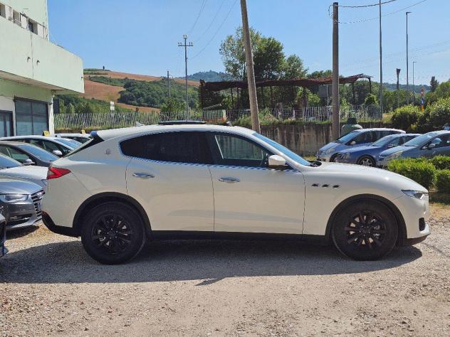 MASERATI LEVANTE V6 DIESEL 250CV Q4 GARANZ 12 MESI FINANZ - Foto 10