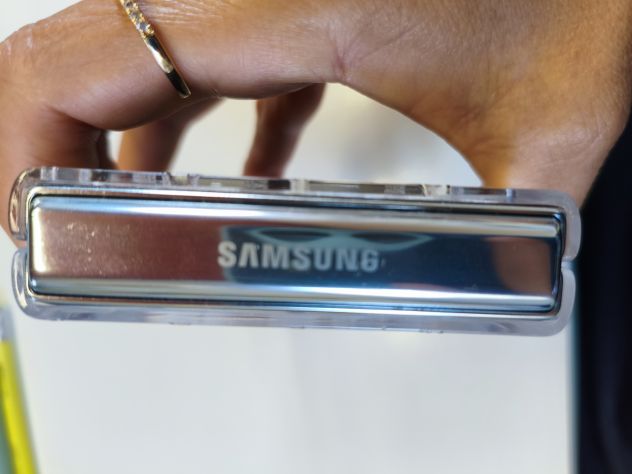 Galaxy Z Flip 5 512GB Display difettoso (touch ok) - Foto 8