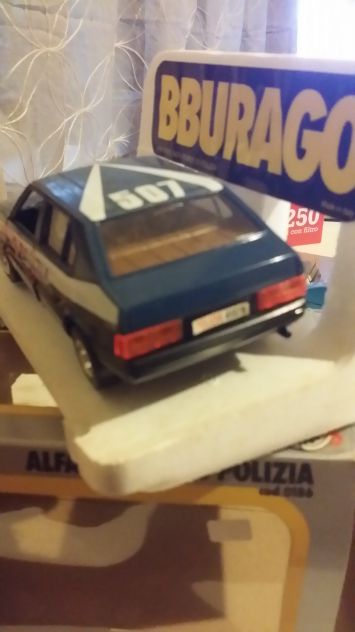 burago alfa romeo 33 livrea polizia scala 1:24 - Foto 3