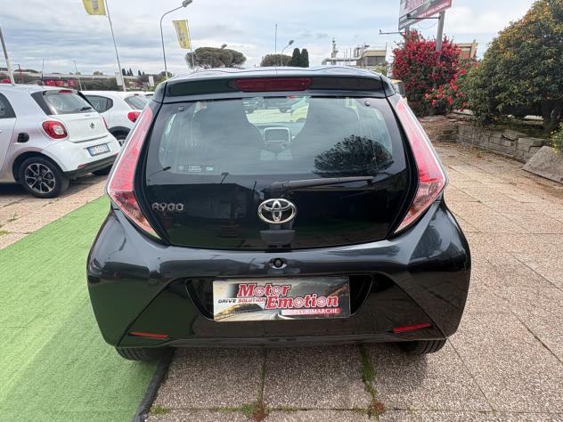 Toyota Aygo 1.0 VVT-i 69 CV 5 porte x-business - Foto 6