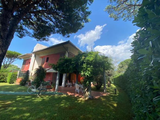 Villa in vendita a Ronchi - Massa 300 mq Rif: 1037911